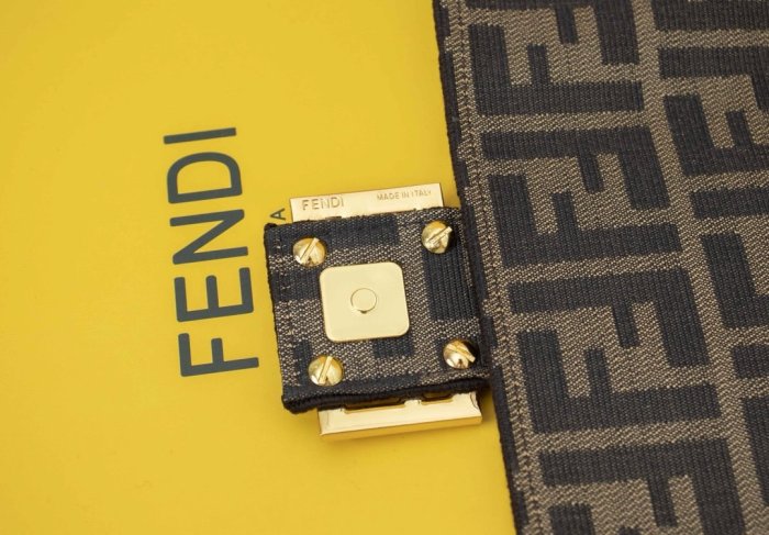 フェンディバッグコピー 2021新品注目度NO.1 FENDI レディース ハンドバッグ