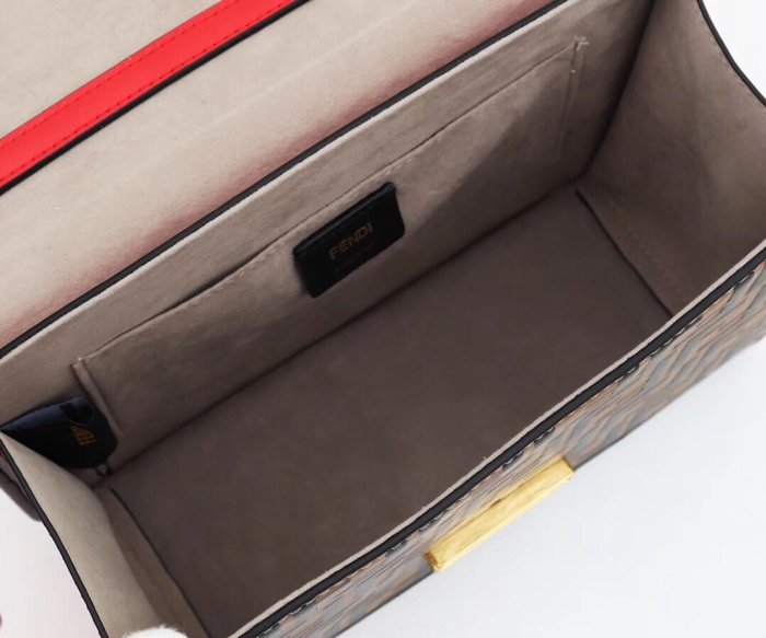 フェンディバッグコピー 2021新品注目度NO.1 FENDI レディース ハンドバッグ