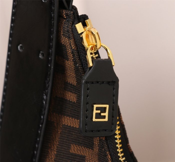 フェンディバッグコピー 定番人気2021新品 FENDI レディース ハンドバッグ