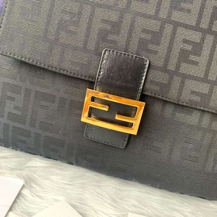 フェンディバッグコピー 大人気2021新品 FENDI レディース ショルダーバッグ