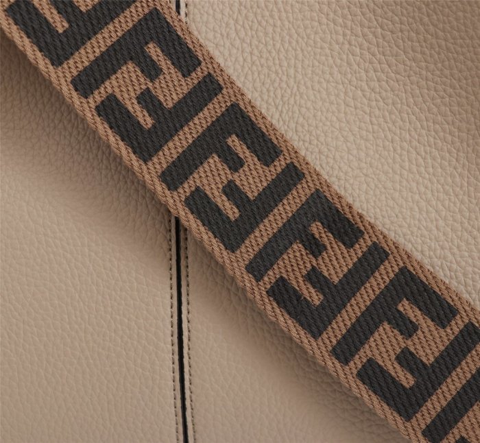 フェンディバッグコピー 定番人気2021新品 FENDI レディース トートバッグ