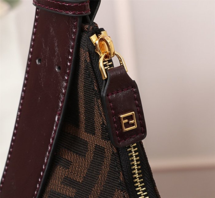 フェンディバッグコピー 定番人気2021新品 FENDI レディース ハンドバッグ
