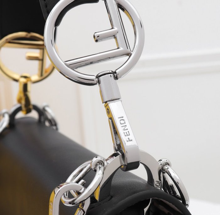 フェンディバッグコピー 定番人気2021新品 FENDI レディース ハンドバッグ