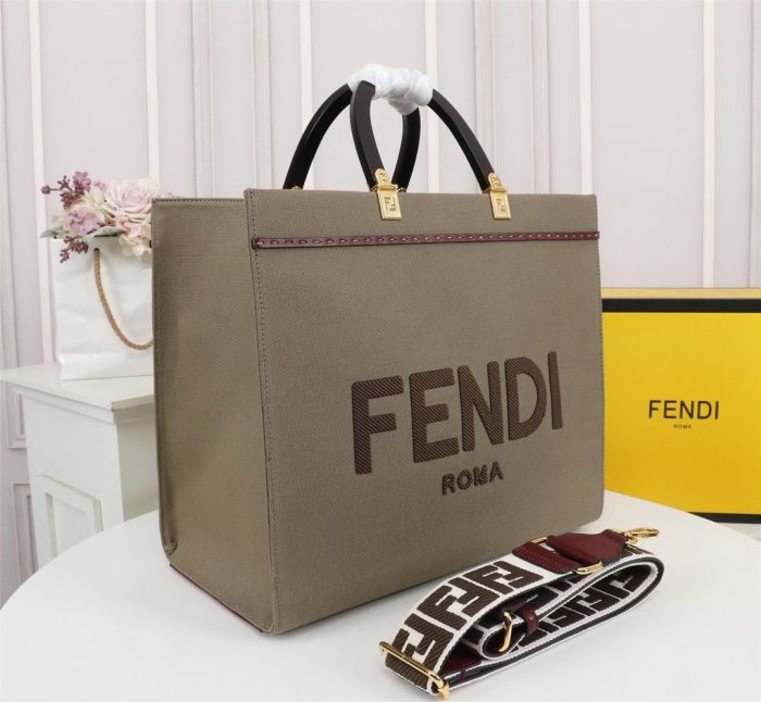 フェンディバッグコピー 2021新品注目度NO.1 FENDI レディース トートバッグ