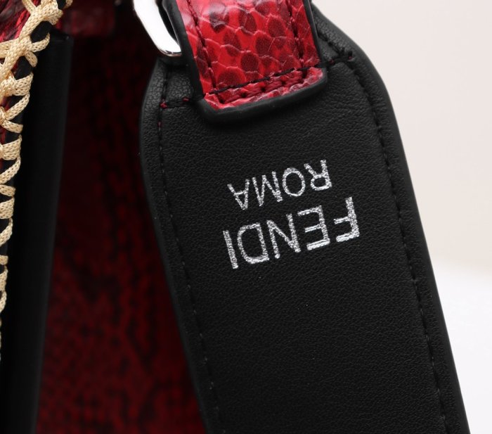 フェンディバッグコピー 大人気2021新品 FENDI レディース ハンドバッグ
