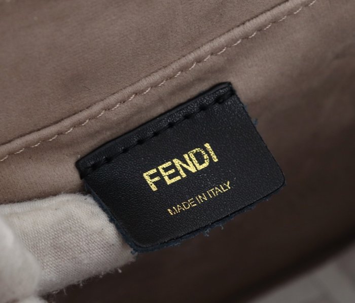 フェンディバッグコピー 2021新品注目度NO.1 FENDI レディース ハンドバッグ