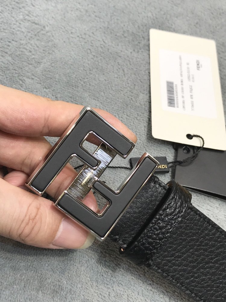 4色 4cm Fendiフェンディベルトスーパーコピー
