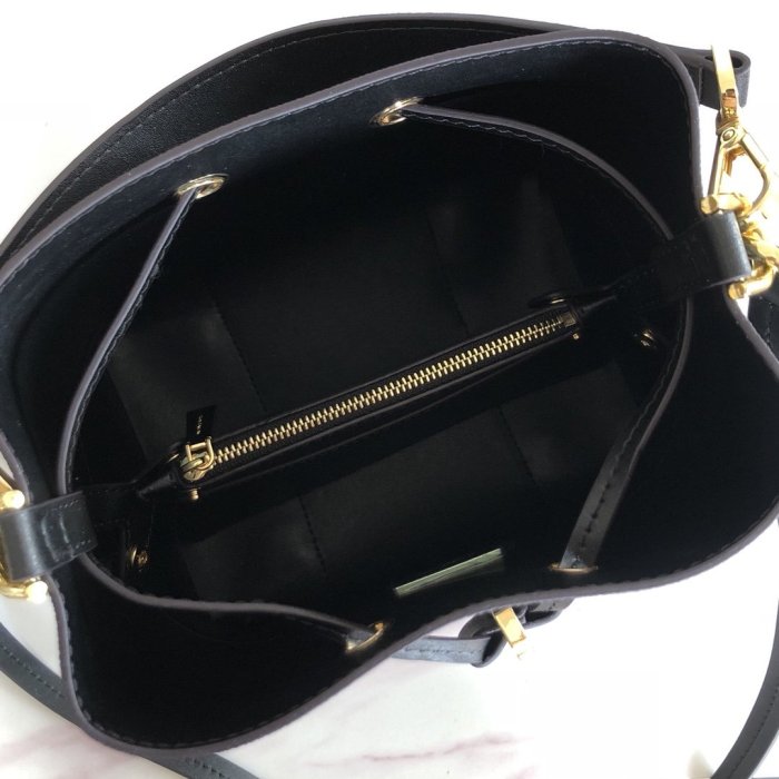 マイケル コースバッグコピー 2021新品注目度NO.1 Michael Kors レディース バケツバッグ
