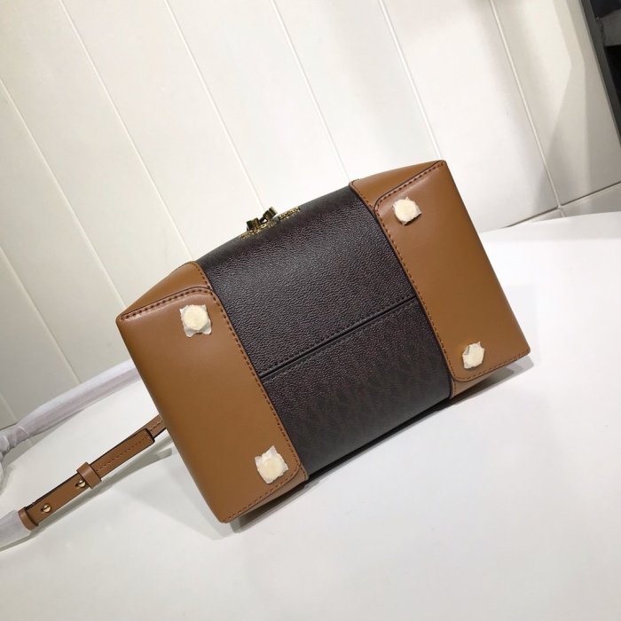 マイケル コースバッグコピー 2021新品注目度NO.1 Michael Kors レディース バケツバッグ