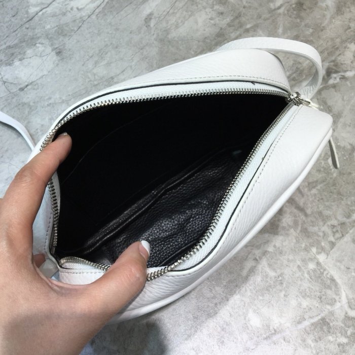 高品質  バレンシアガバッグコピー 定番人気2021新品 BALENCIAGA   男女兼用 ショルダーバッグ