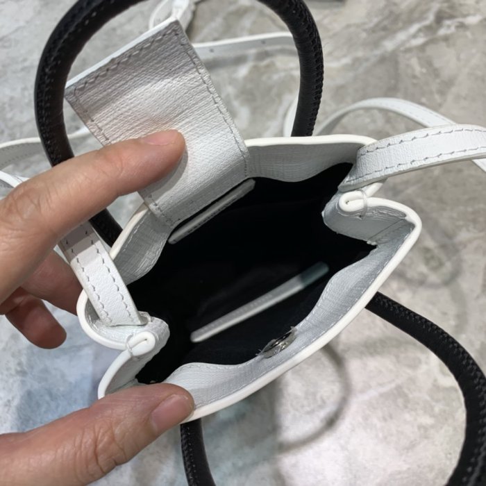 高品質  バレンシアガバッグコピー 2021新品注目度NO.1 BALENCIAGA   男女兼用 ショルダーバッグ