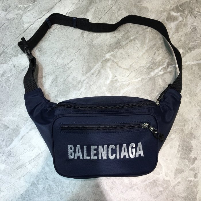 高品質 バレンシアガバッグコピー 定番人気2021新品 BALENCIAGA   男女兼用 ボディバッグ