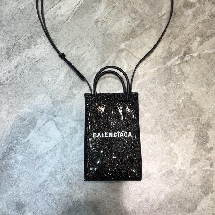 高品質  バレンシアガバッグコピー 2021新品注目度NO.1 BALENCIAGA   男女兼用 ショルダーバッグ