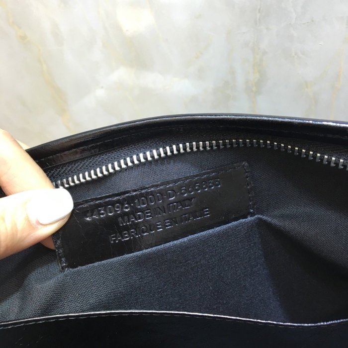 高品質  バレンシアガバッグコピー 定番人気2021新品 BALENCIAGA   男女兼用 セカンドバッグ