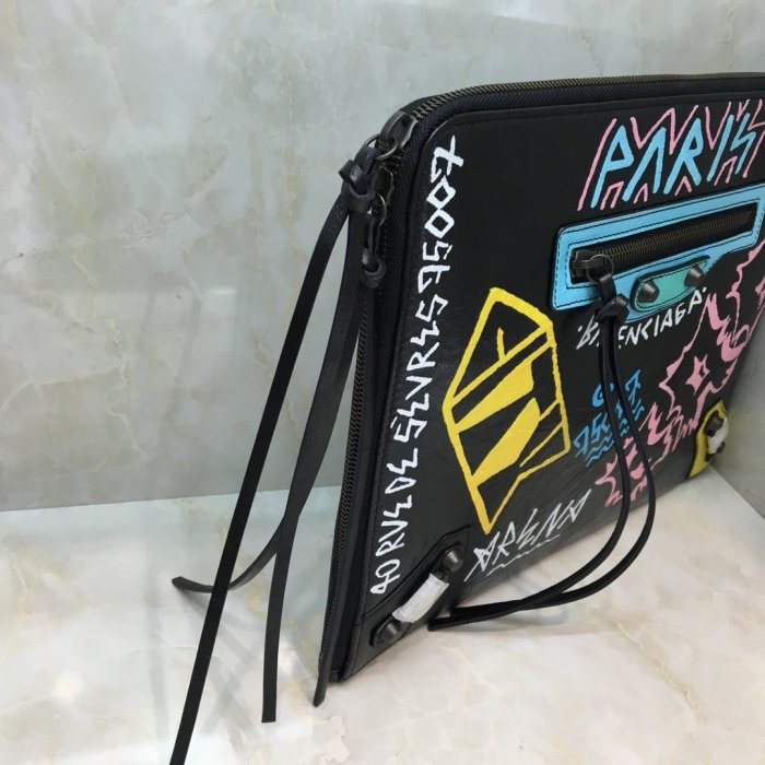 高品質 バレンシアガバッグコピー 大人気2021新品 BALENCIAGA   男女兼用 セカンドバッグ
