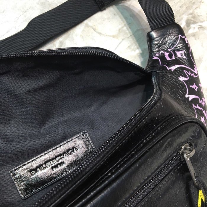 高品質  バレンシアガバッグコピー 定番人気2021新品 BALENCIAGA   男女兼用 ボディバッグ