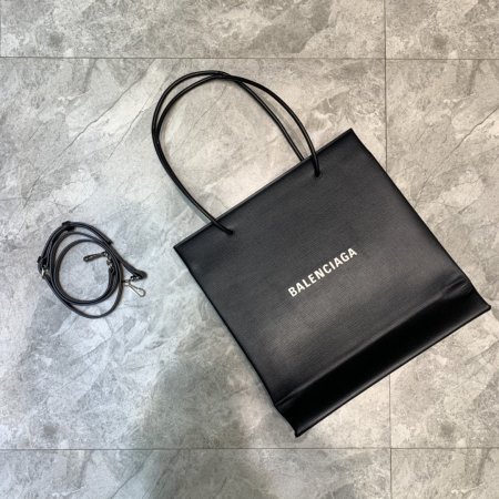 高品質   バレンシアガバッグコピー 定番人気2021新品 BALENCIAGA  男女兼用 トートバッグ