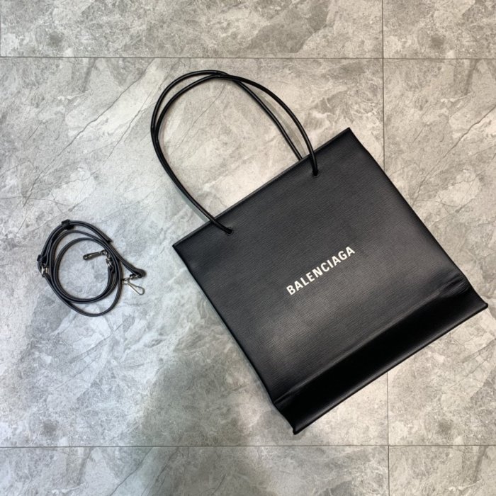高品質   バレンシアガバッグコピー 定番人気2021新品 BALENCIAGA  男女兼用 トートバッグ