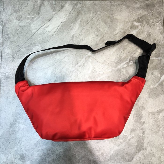 高品質  バレンシアガバッグコピー 定番人気2021新品 BALENCIAGA   男女兼用 ウエストポーチ
