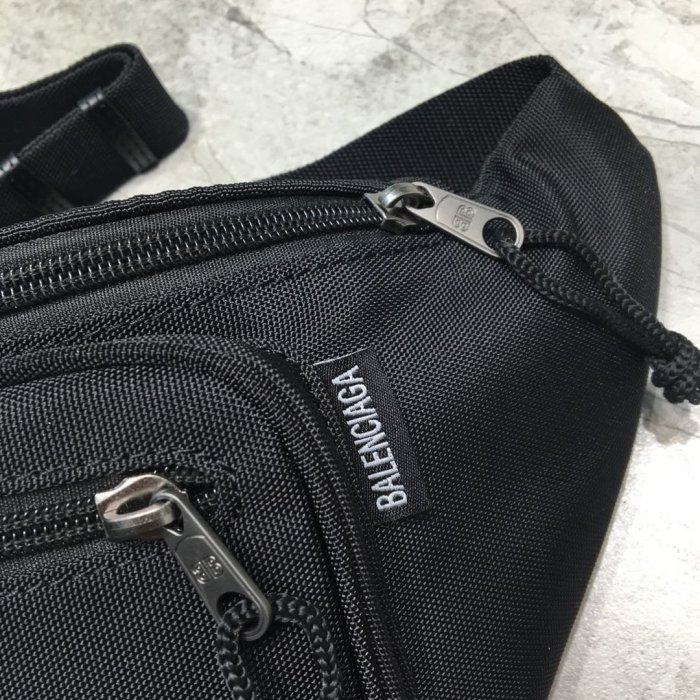 高品質 バレンシアガバッグコピー 大人気2021新品 BALENCIAGA   男女兼用 ボディバッグ