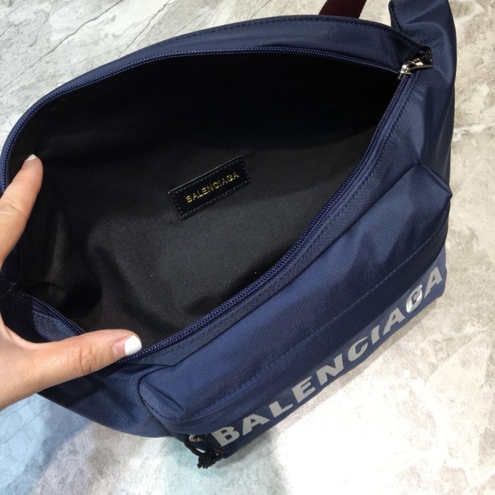高品質  バレンシアガバッグコピー 定番人気2021新品 BALENCIAGA   男女兼用 ウエストポーチ