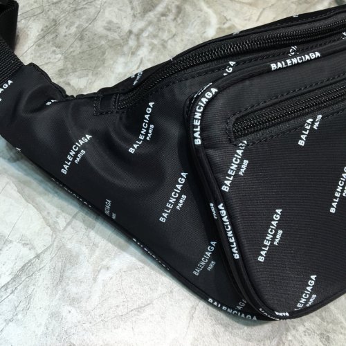 高品質 バレンシアガバッグコピー 大人気2021新品 BALENCIAGA   男女兼用 ボディバッグ