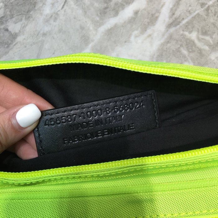 高品質 バレンシアガバッグコピー 2021新品注目度NO.1 BALENCIAGA   男女兼用 ボディバッグ
