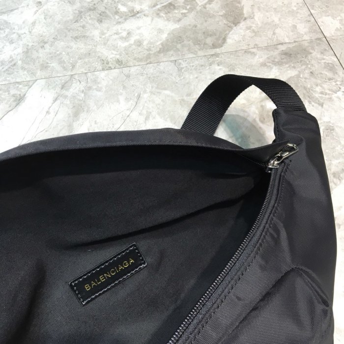 高品質   バレンシアガバッグコピー 2021新品注目度NO.1 BALENCIAGA   男女兼用 ウエストポーチ
