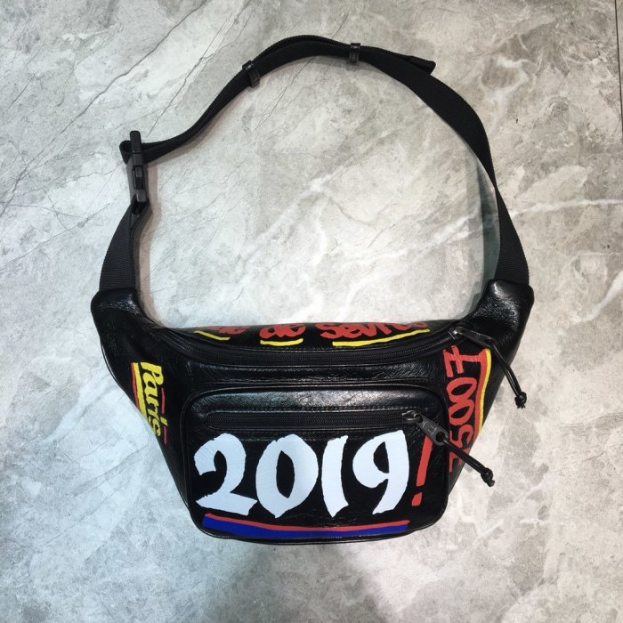 高品質  バレンシアガバッグコピー 定番人気2021新品 BALENCIAGA   男女兼用 ボディバッグ