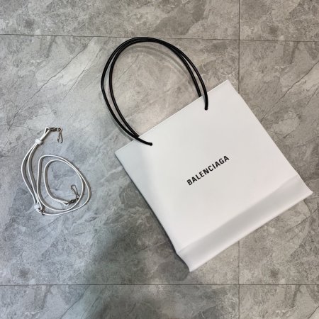 高品質   バレンシアガバッグコピー 定番人気2021新品 BALENCIAGA  男女兼用 トートバッグ