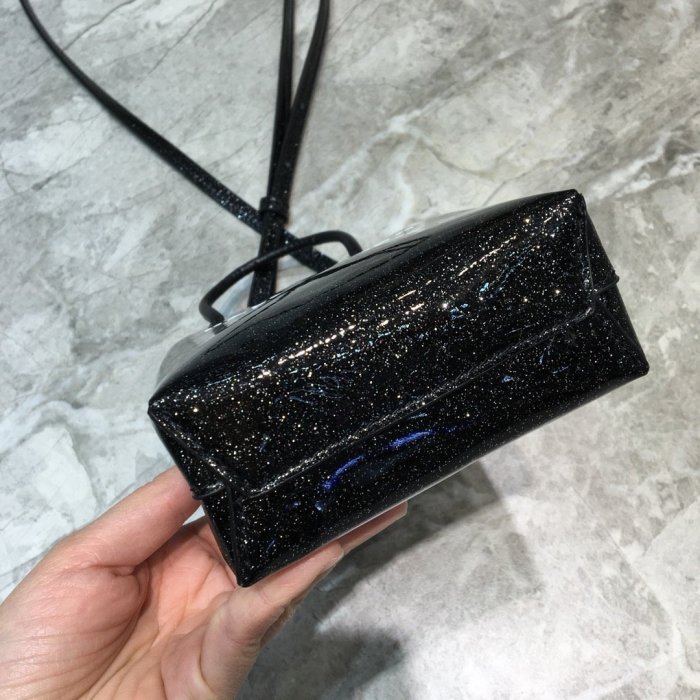 高品質  バレンシアガバッグコピー 2021新品注目度NO.1 BALENCIAGA   男女兼用 ショルダーバッグ