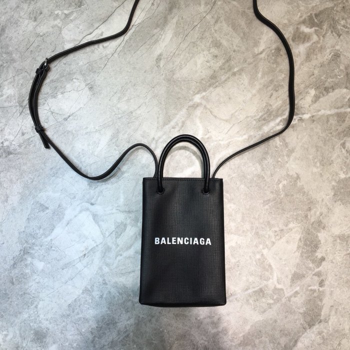 高品質  バレンシアガバッグコピー 定番人気2021新品 BALENCIAGA   男女兼用 ショルダーバッグ