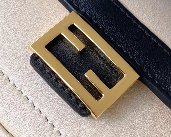 フェンディバッグコピー 定番人気2021新品 FENDI レディース ショルダーバッグ