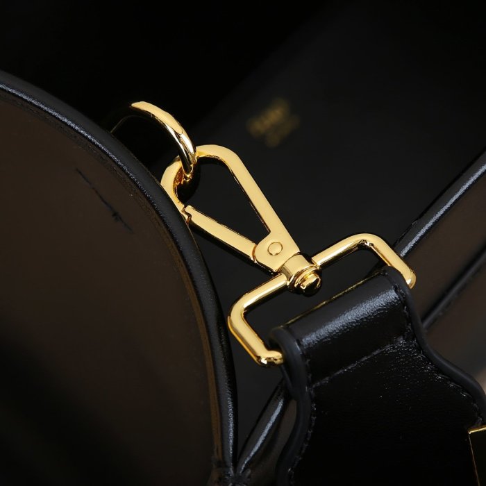 フェンディバッグコピー 定番人気2021新品 FENDI レディース トートバッグ