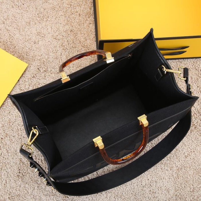 フェンディバッグコピー 2021新品注目度NO.1 FENDI レディース トートバッグ