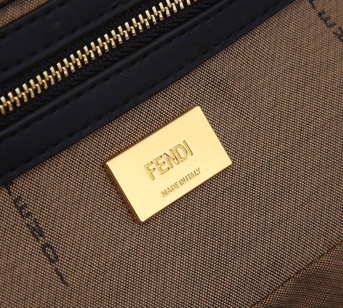 フェンディバッグコピー 2021新品注目度NO.1 FENDI レディース ショルダーバッグ