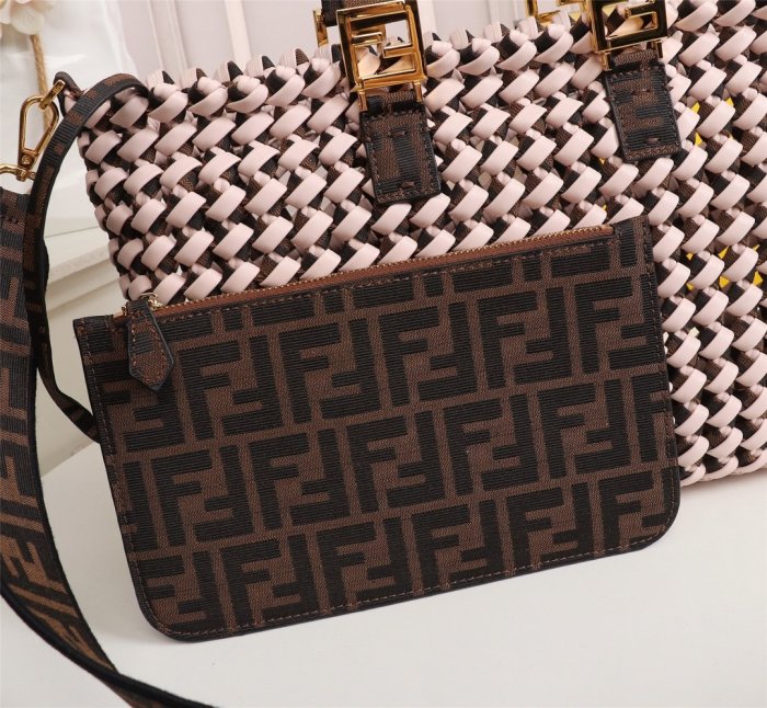 フェンディバッグコピー 2021新品注目度NO.1 FENDI レディース トートバッグ