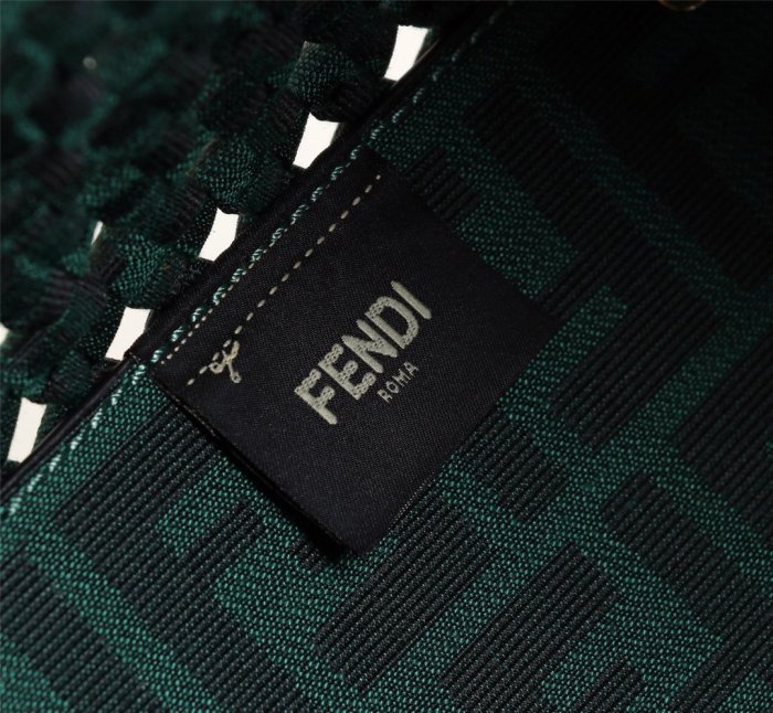 フェンディバッグコピー 2021新品注目度NO.1 FENDI レディース トートバッグ