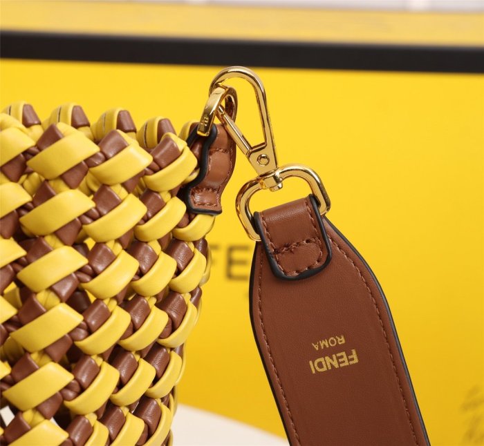フェンディバッグコピー 2021新品注目度NO.1 FENDI レディース トートバッグ