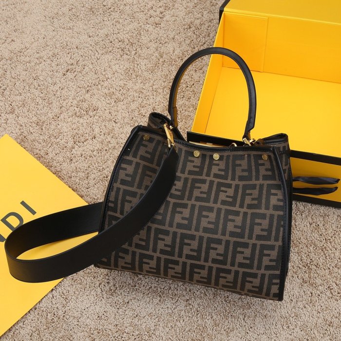 フェンディバッグコピー 定番人気2021新品 FENDI レディース トートバッグ