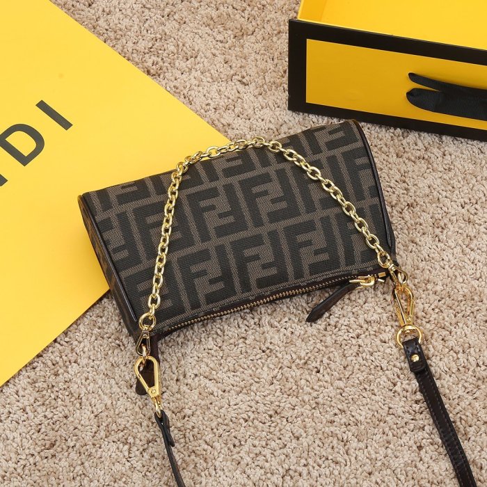 フェンディバッグコピー 2021新品注目度NO.1 FENDI レディース ショルダーバッグ