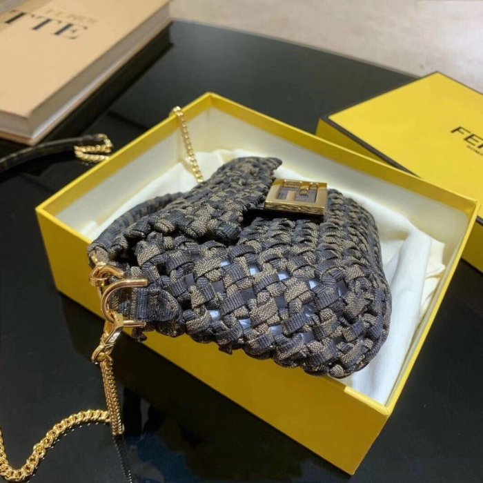 フェンディバッグコピー 大人気2021新品 FENDI レディース ハンドバッグ