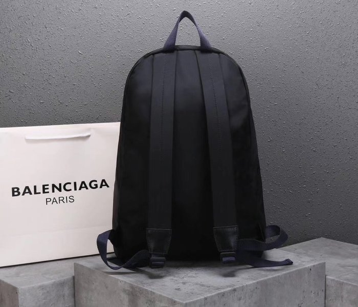 バレンシアガバッグコピー 大人気2021新品 BALENCIAGA   メンズ バックパック