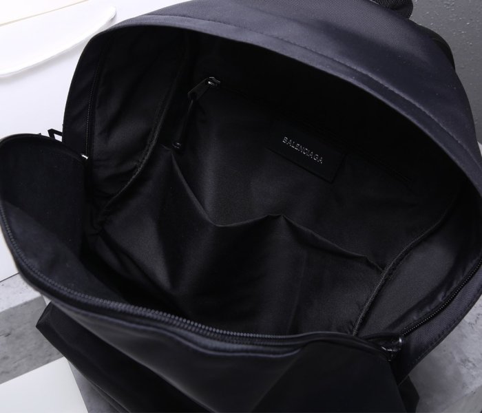 バレンシアガバッグコピー 2021新品注目度NO.1 BALENCIAGA   メンズ バックパック