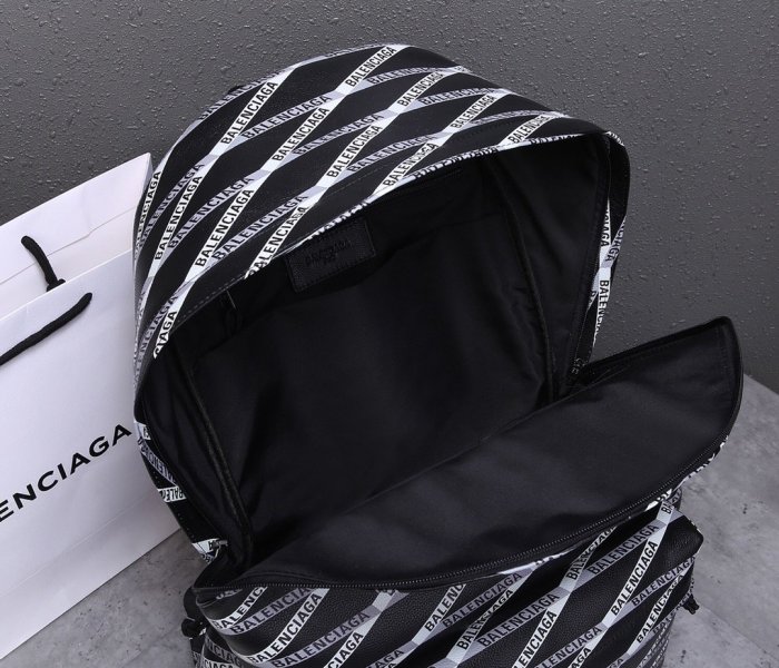 バレンシアガバッグコピー 定番人気2021新品 BALENCIAGA   メンズ バックパック