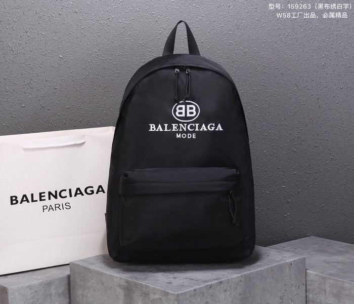 バレンシアガバッグコピー 定番人気2021新品 BALENCIAGA   メンズ バックパック