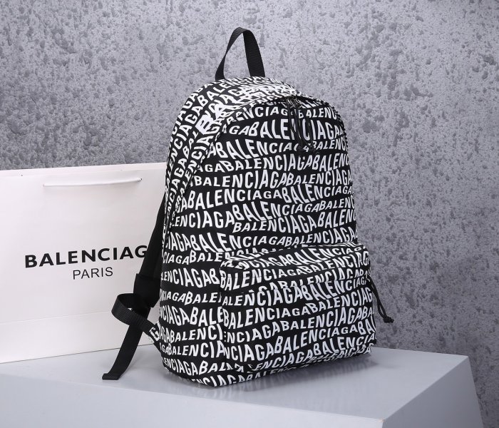 バレンシアガバッグコピー 大人気2021新品 BALENCIAGA   メンズ バックパック