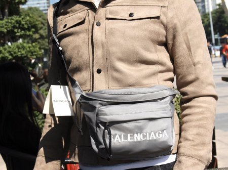 バレンシアガバッグコピー 定番人気2021新品 BALENCIAGA   男女兼用 ボディバッグ