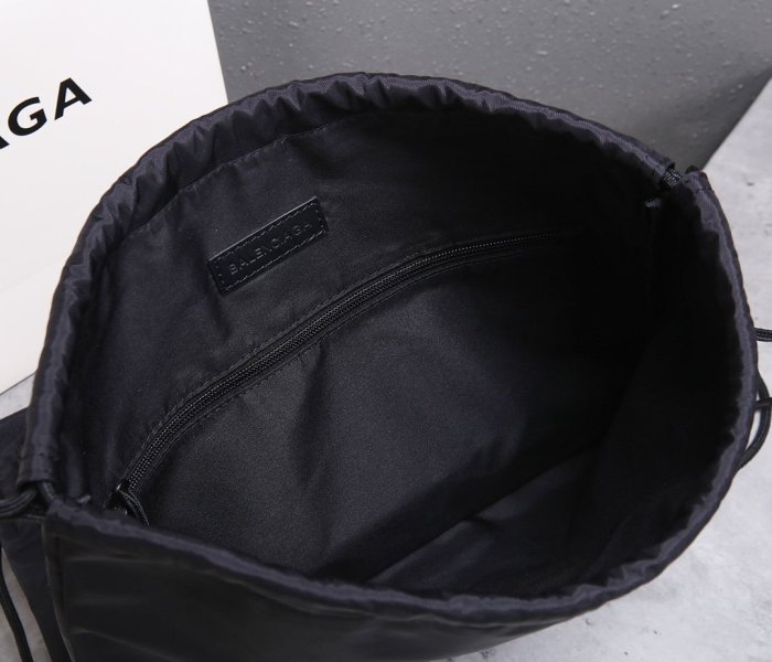 バレンシアガバッグコピー 2021新品注目度NO.1 BALENCIAGA   メンズ バックパック