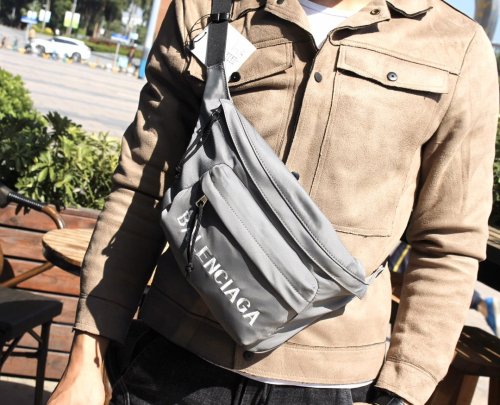 バレンシアガバッグコピー 定番人気2021新品 BALENCIAGA   男女兼用 ボディバッグ